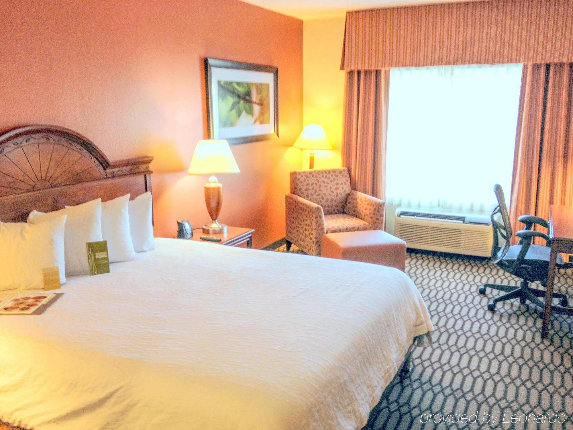 Hilton Garden Inn Birmingham/Lakeshore Drive Kültér fotó